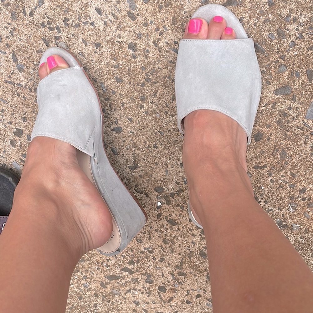 SOLDVince camuto suede wedges size 6